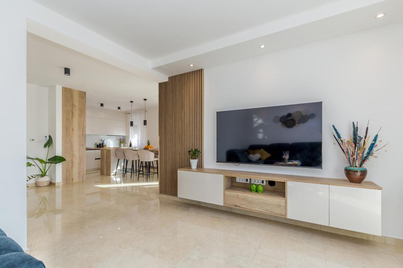 Holiday House Villa Andro Пинезичи Экстерьер фото