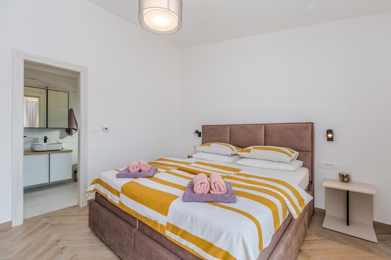 Holiday House Villa Andro Пинезичи Экстерьер фото