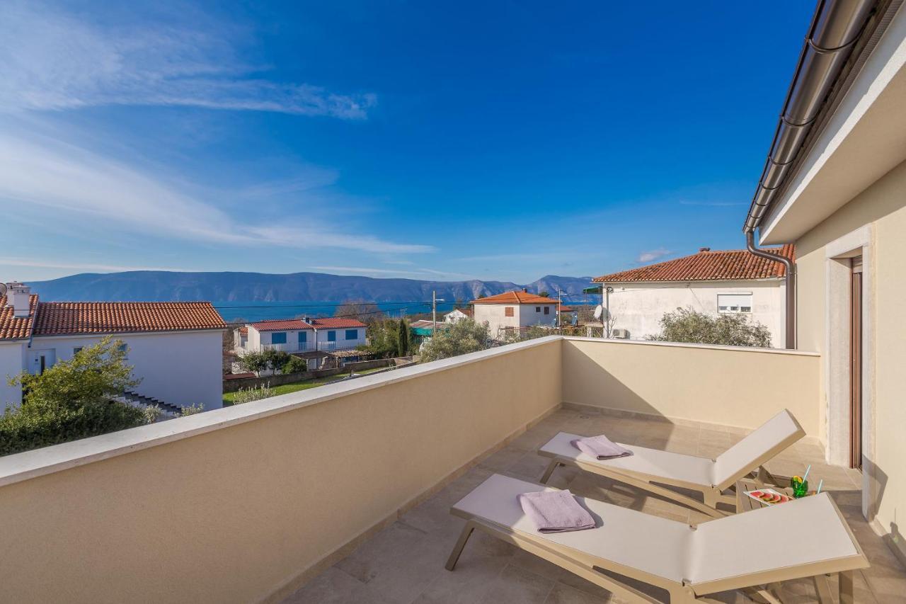 Holiday House Villa Andro Пинезичи Экстерьер фото